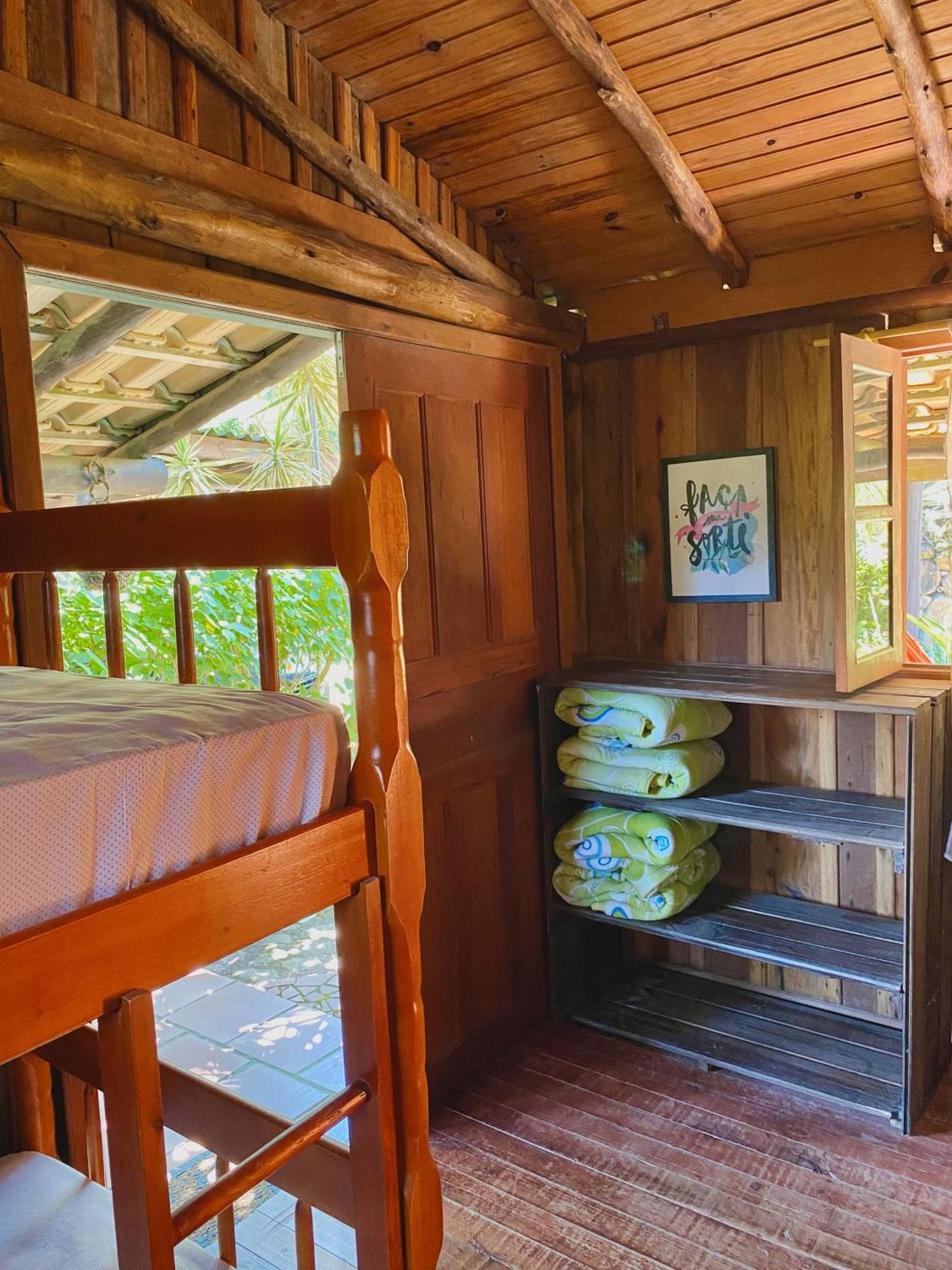 Cama em Dormitório Misto com 8 Camas